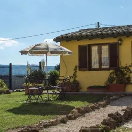 Oda ve Kahvaltı Il Girasole E Il Tulipano Bevagna